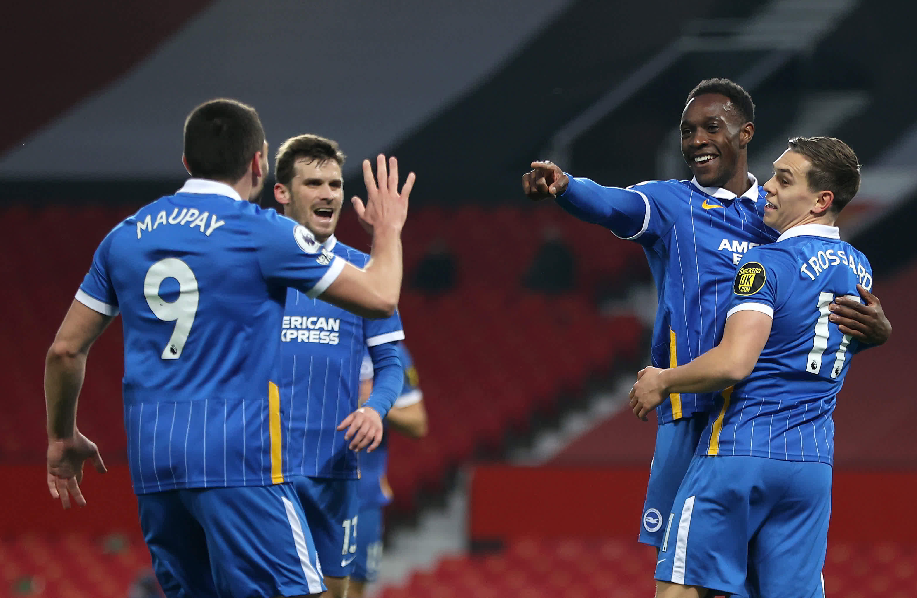 随着足球转 随着足球转